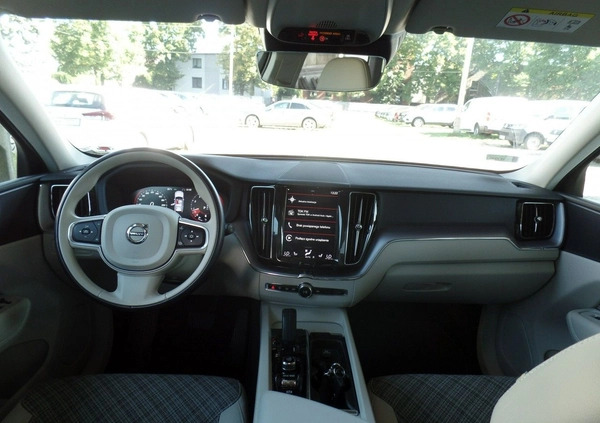 Volvo XC 60 cena 162600 przebieg: 71509, rok produkcji 2020 z Szlichtyngowa małe 277